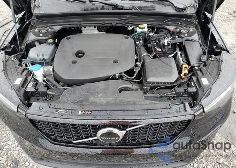 2024 Volvo Xc40 Core z USA, uszkodzony, nr VIN YV4L12UK8R2286860